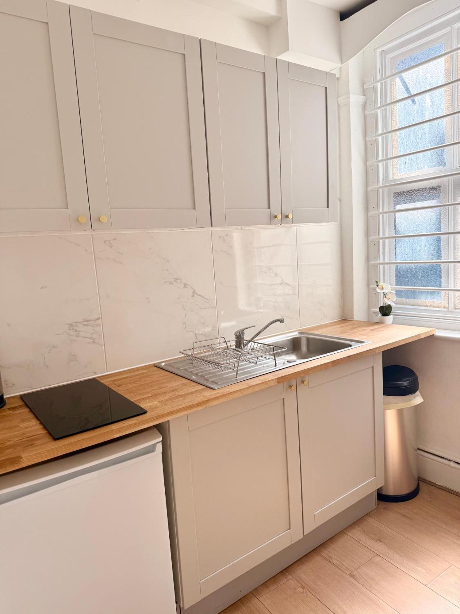 Candy Cafe Apartment ลอนดอน ภายนอก รูปภาพ